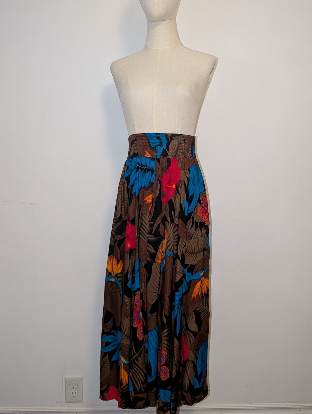 Vintage Floral Print Midi Skirt in Brown with Blue & Red Accents